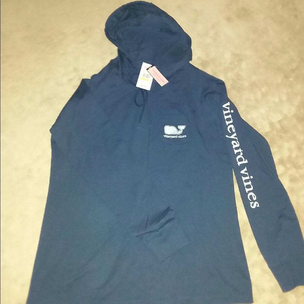 Vineyard vines sweatshirt